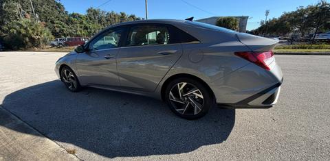 Hyundai Elantra 2025