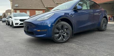 Tesla Model Y 2025