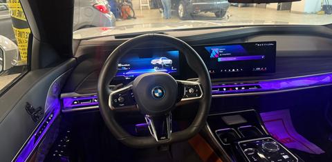 BMW i7 2025