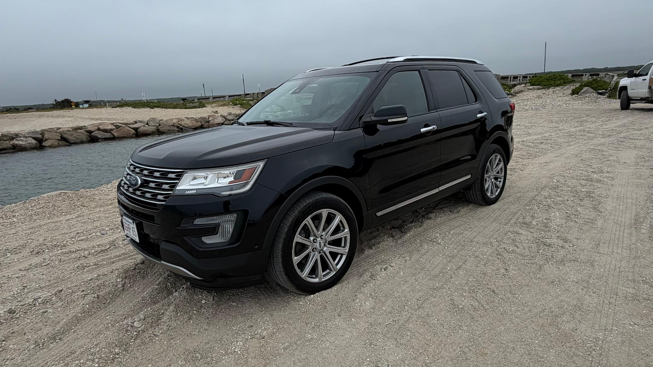Ford Explorer 2017 in Tisbury, MA