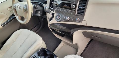 Toyota Sienna 2011