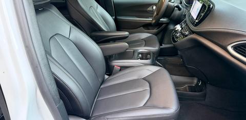 Chrysler Pacifica 2026