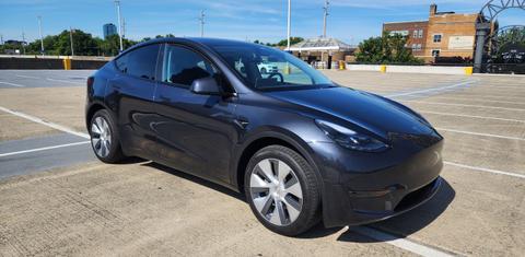 Tesla Model Y 2024
