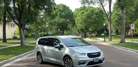 Chrysler Pacifica 2023