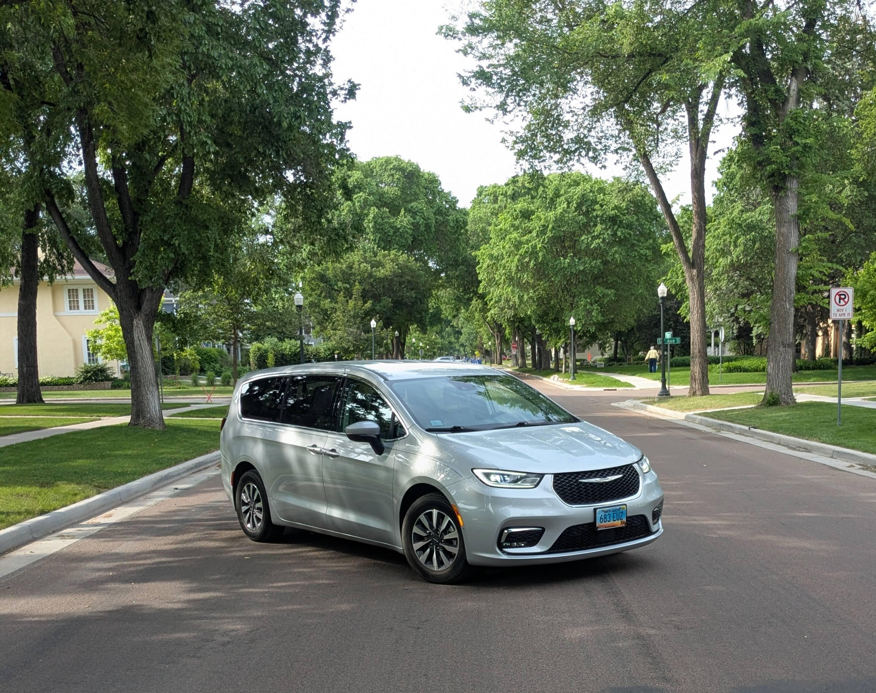 Chrysler Pacifica 2023 in Fargo, ND