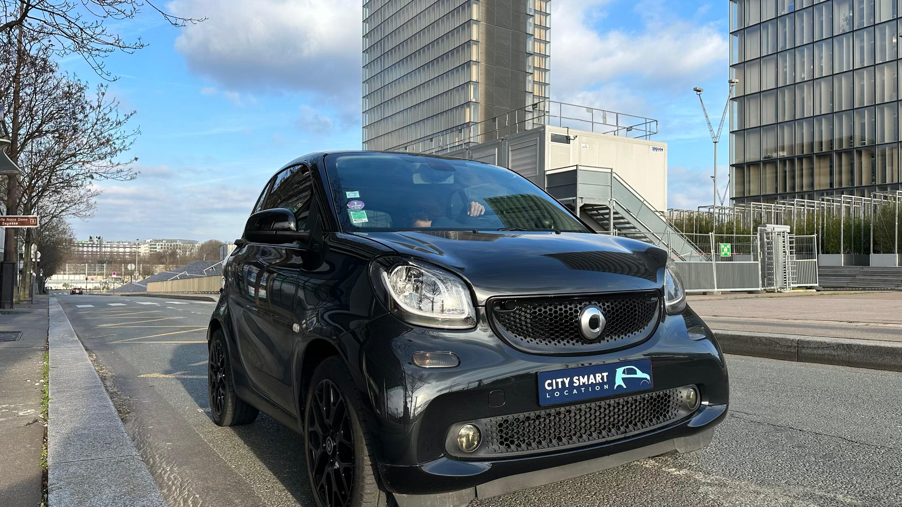 smart FORTWO COUPE 2016 à Neuilly-sur-Marne