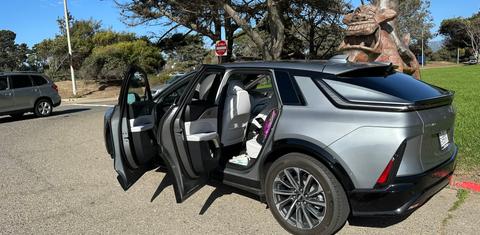 Cadillac LYRIQ 2027