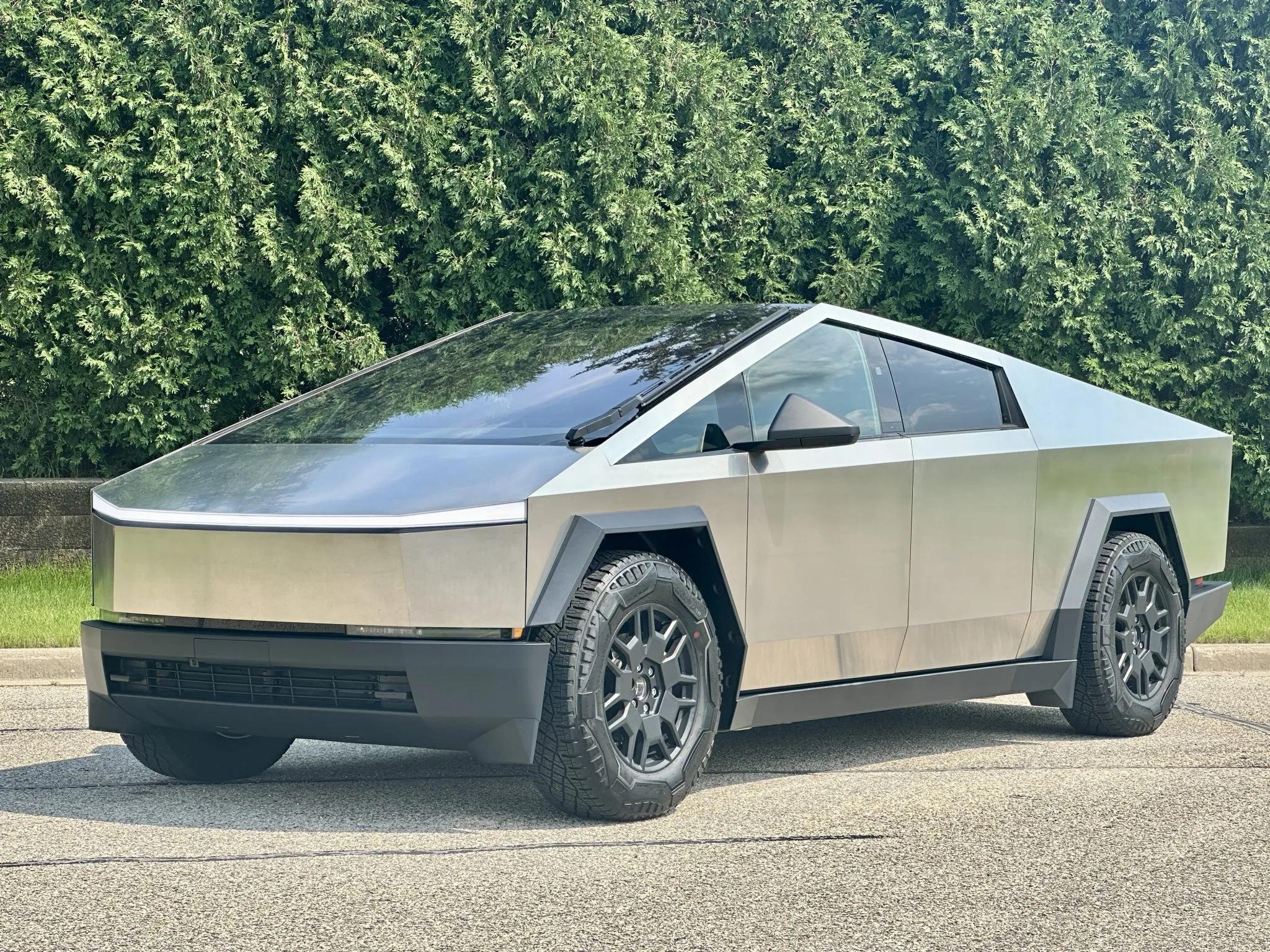 Tesla Cybertruck 2024 in Portland, OR