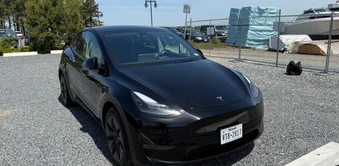 Tesla Model Y 2024
