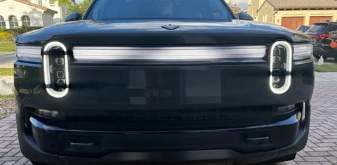Rivian R1S 2025