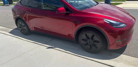Tesla Model Y 2024