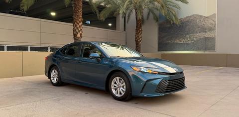 Toyota Camry Hybrid 2026