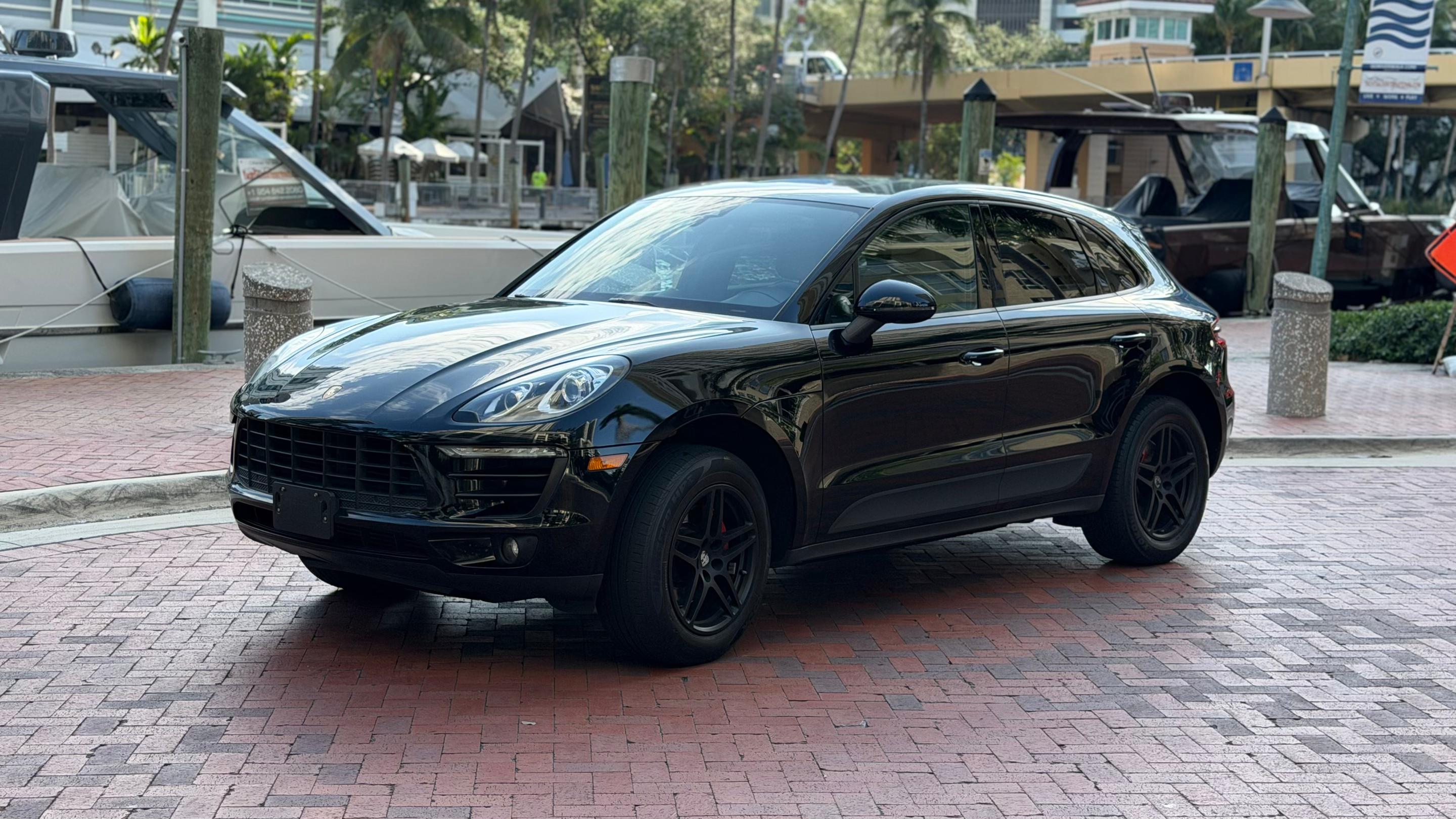 Porsche Macan 2017 in Dania Beach, FL