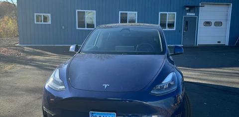 Tesla Model Y 2024