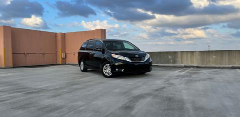 Toyota Sienna 2015