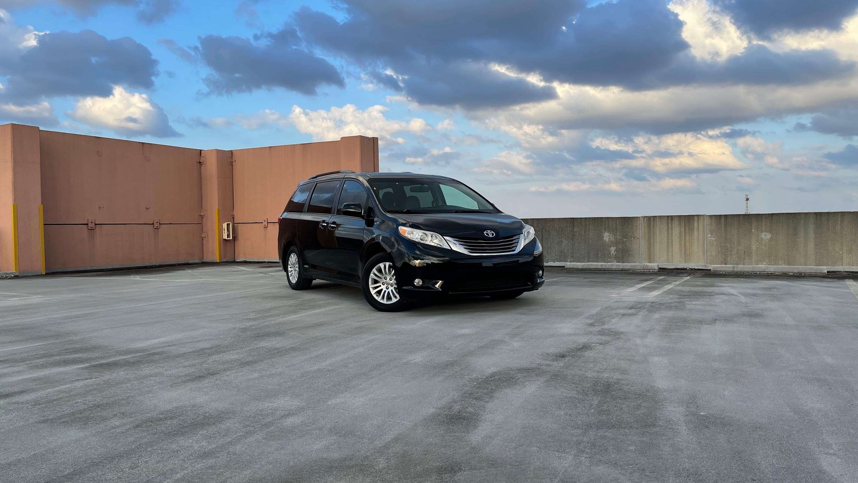 Toyota Sienna 2015 in 