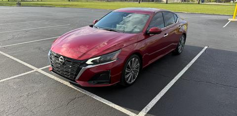 Nissan Altima 2023