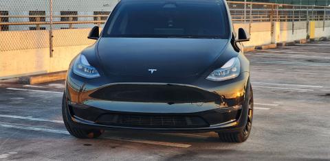 Tesla Model Y 2024