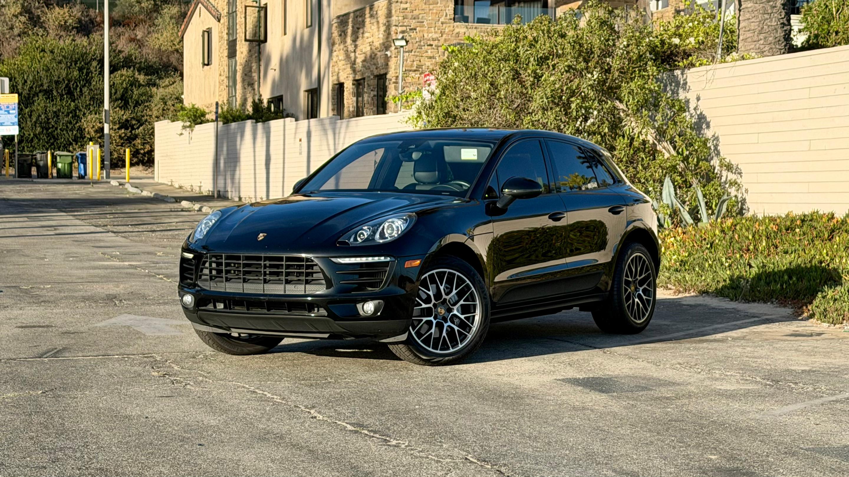 Porsche Macan 2018 in Los Angeles, CA