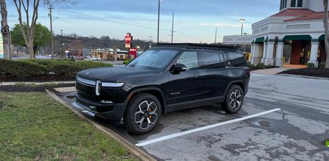 Rivian R1S 2024