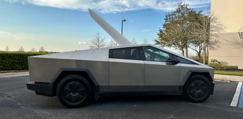 Tesla Cybertruck 2025