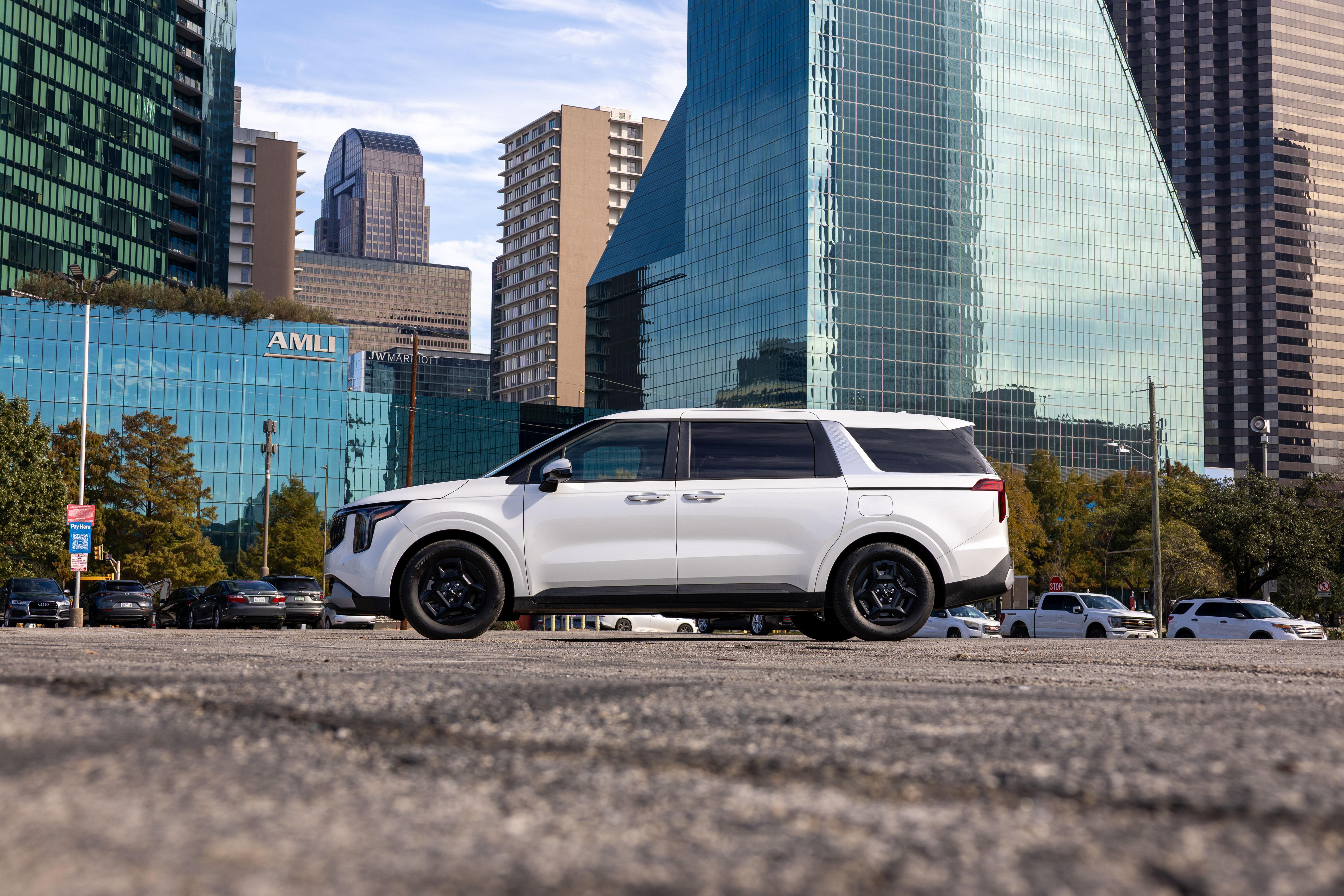 Kia Carnival 2026 in Irving, TX