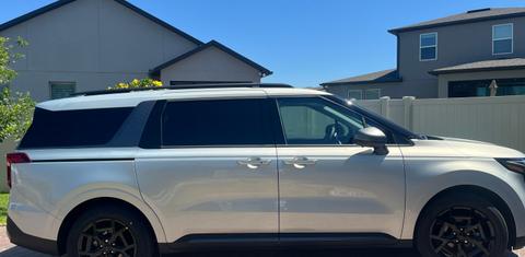 Kia Carnival Hybrid 2025