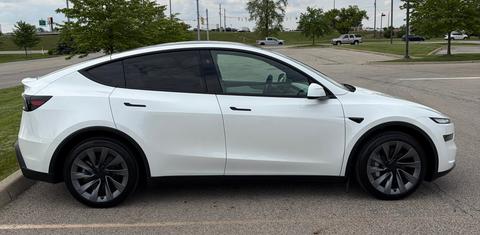 Tesla Model Y 2026