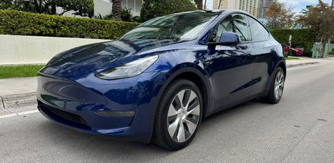 Tesla Model Y 2024