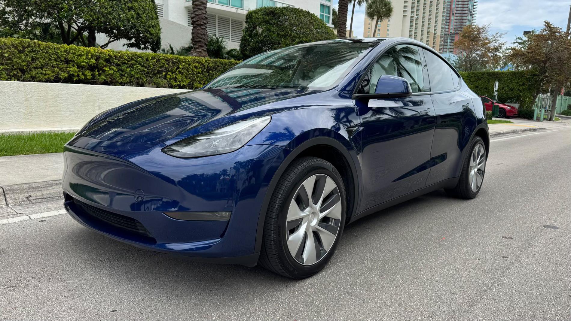 Tesla Model Y 2024 in Coulsdon