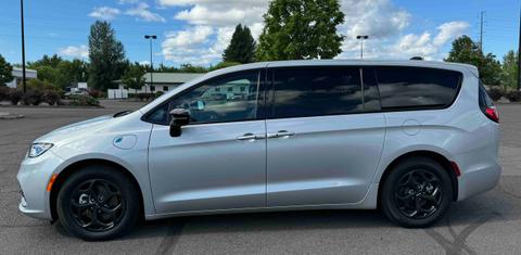 Chrysler Pacifica 2023
