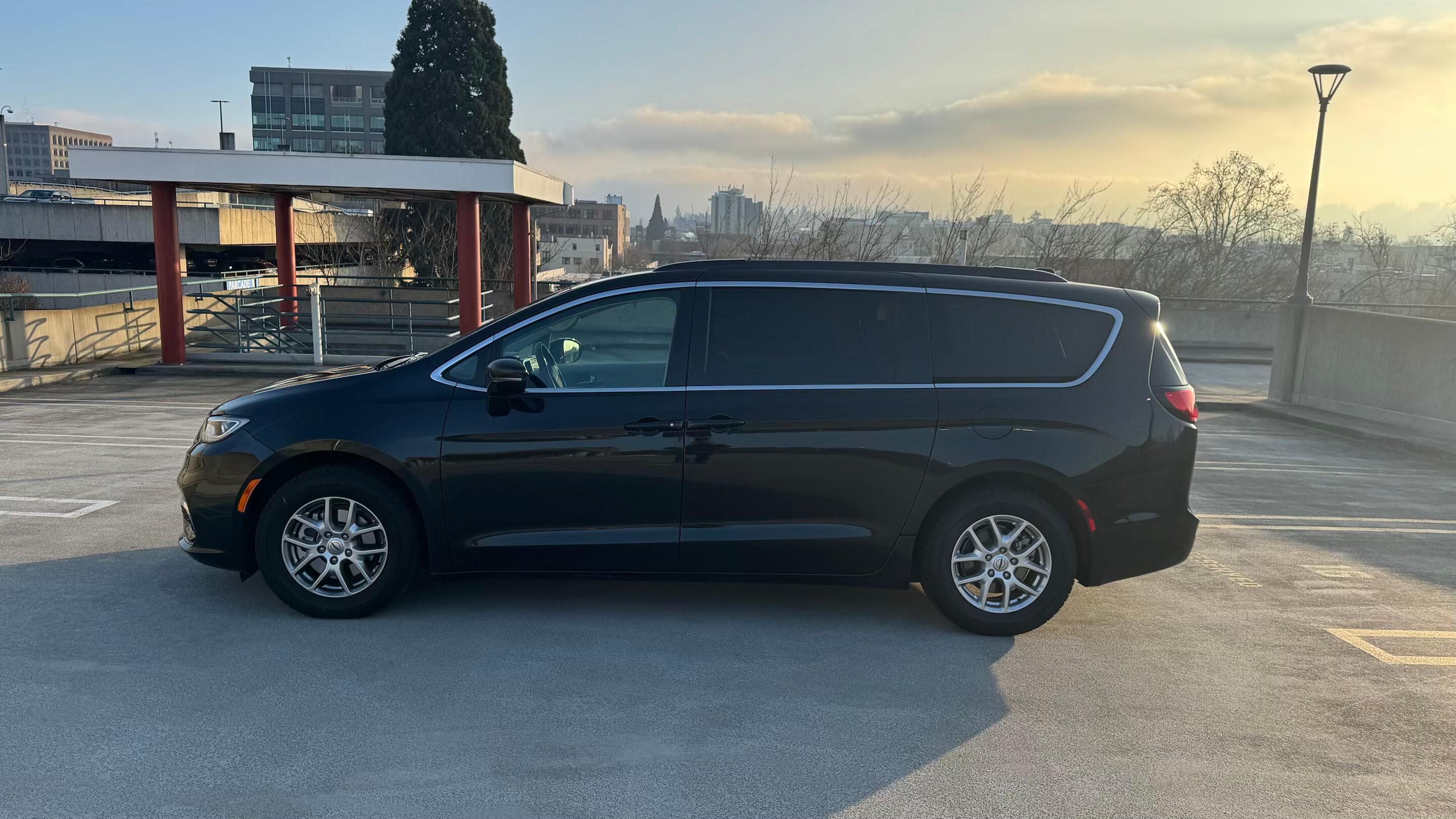 Chrysler Pacifica 2022 in Eugene, OR