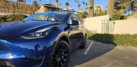 Tesla Model Y 2024