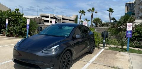Tesla Model Y 2024