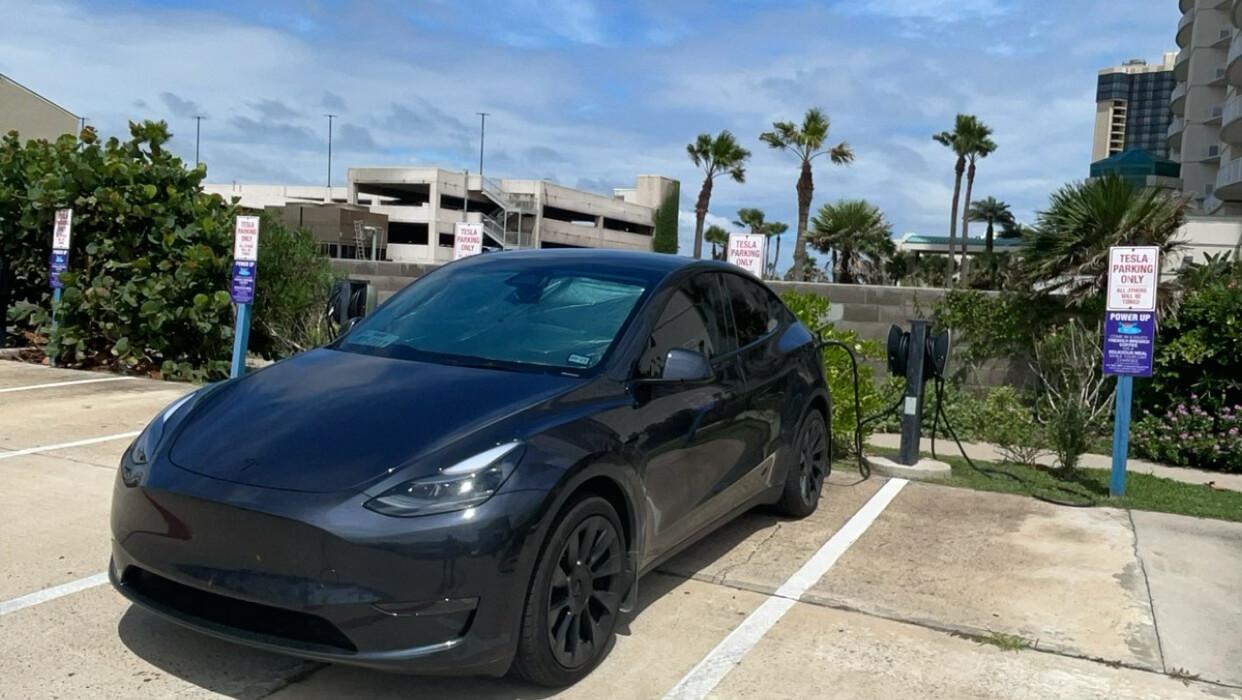 Tesla Model Y 2024 in Mission, TX