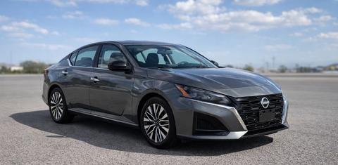 Nissan Altima 2025