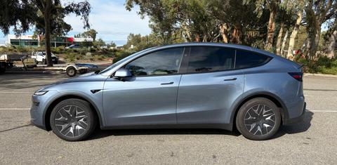 Tesla MODEL Y 2026