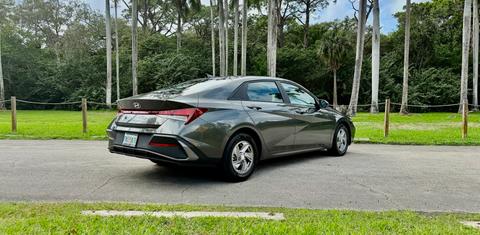 Hyundai Elantra 2024
