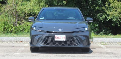 Toyota Camry Hybrid 2025