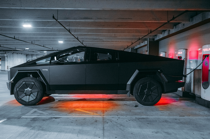 Tesla Cybertruck 2024 in Glendale, WI