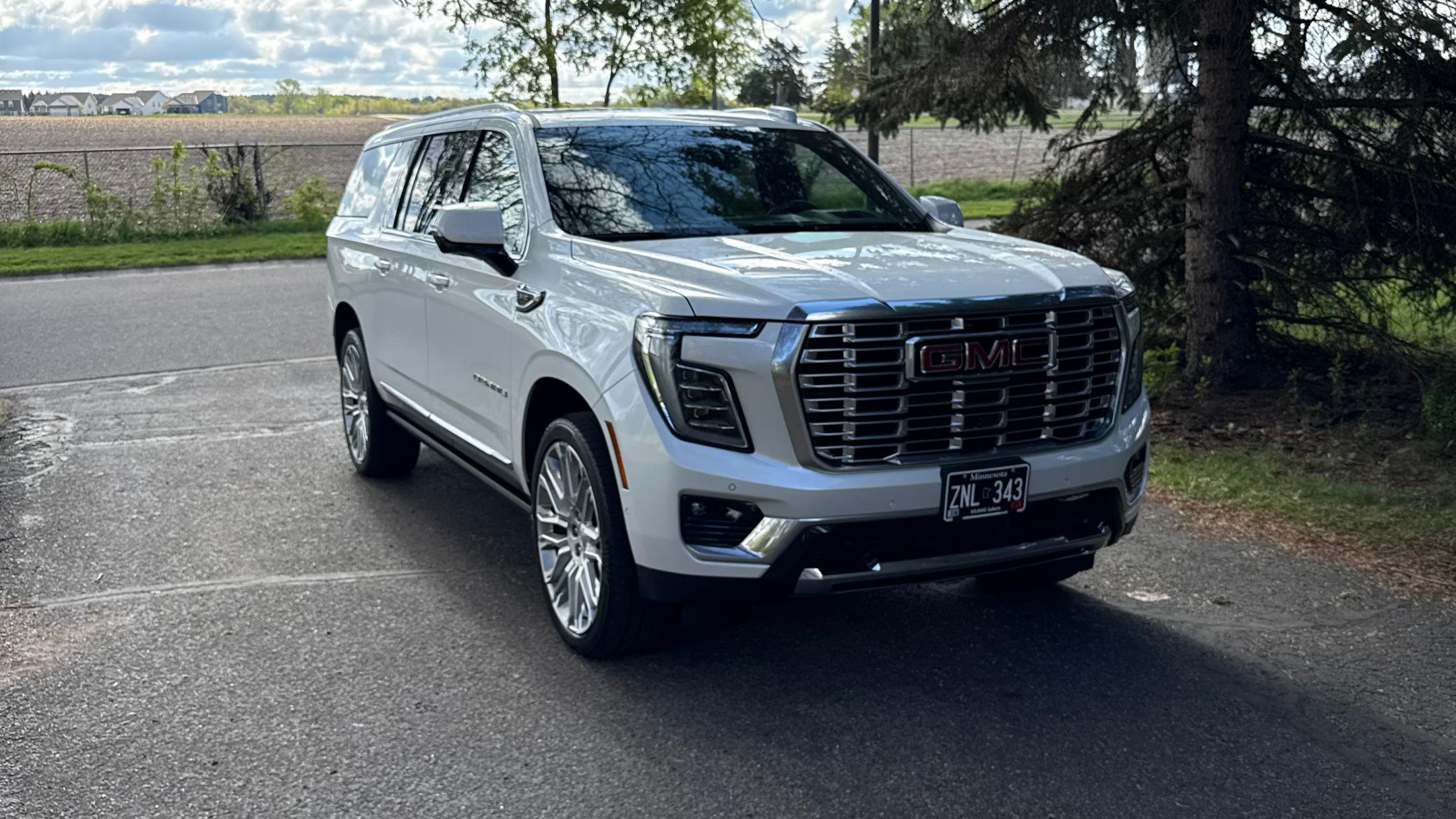 GMC Yukon XL 2025 in Cottage Grove, MN