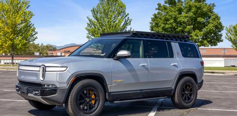 Rivian R1S 2023