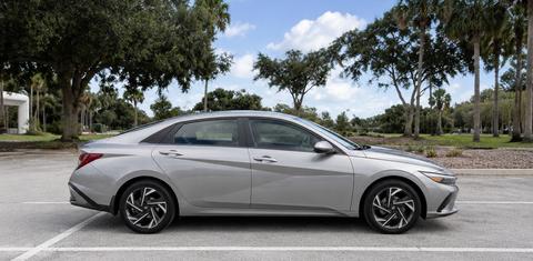 Hyundai Elantra 2025