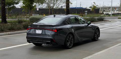 Lexus IS 2025