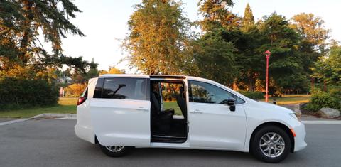Chrysler Grand Caravan 2025