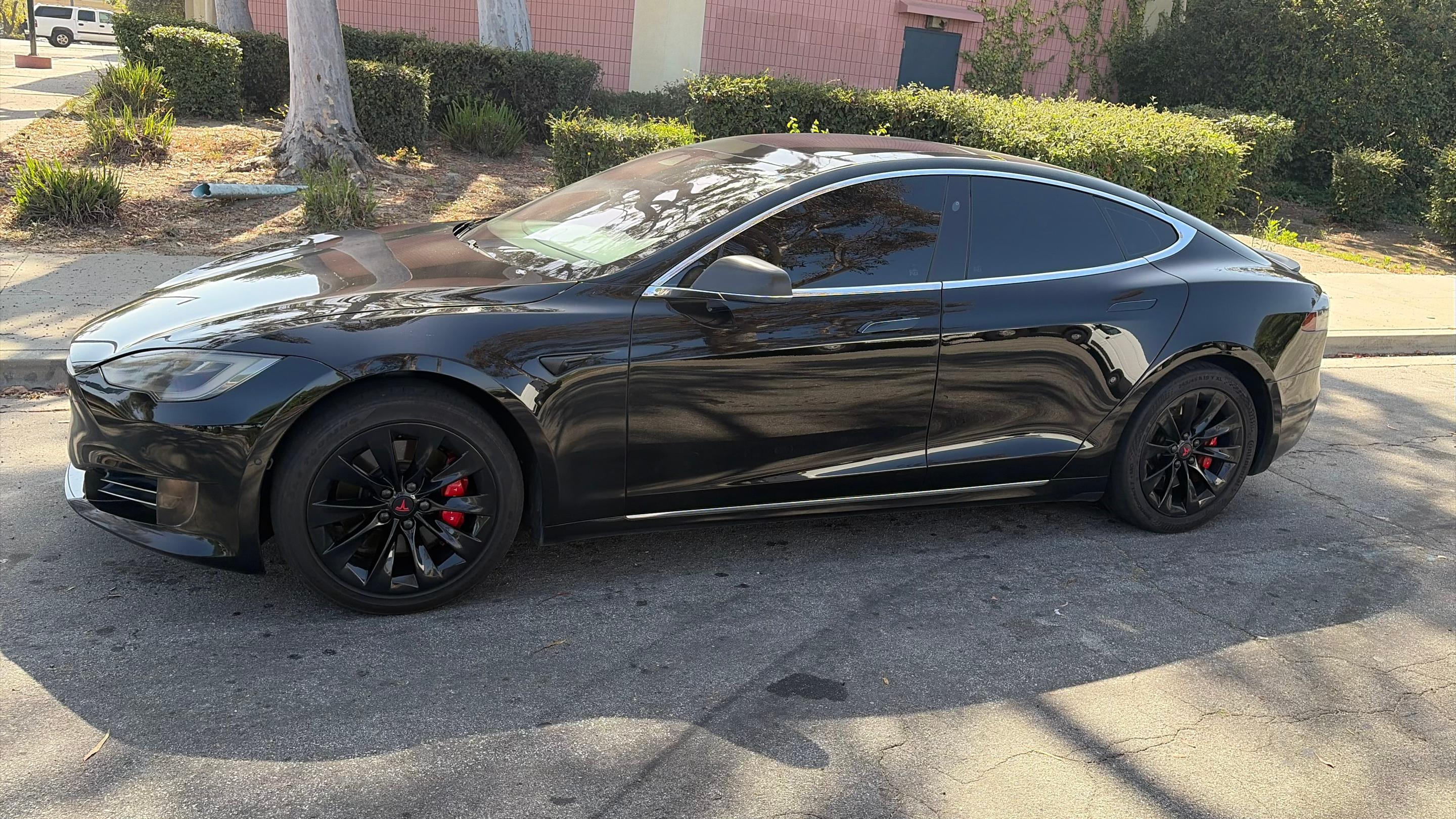Tesla Model S 2016 in Ventura, CA