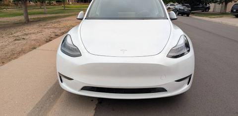 Tesla Model Y 2024