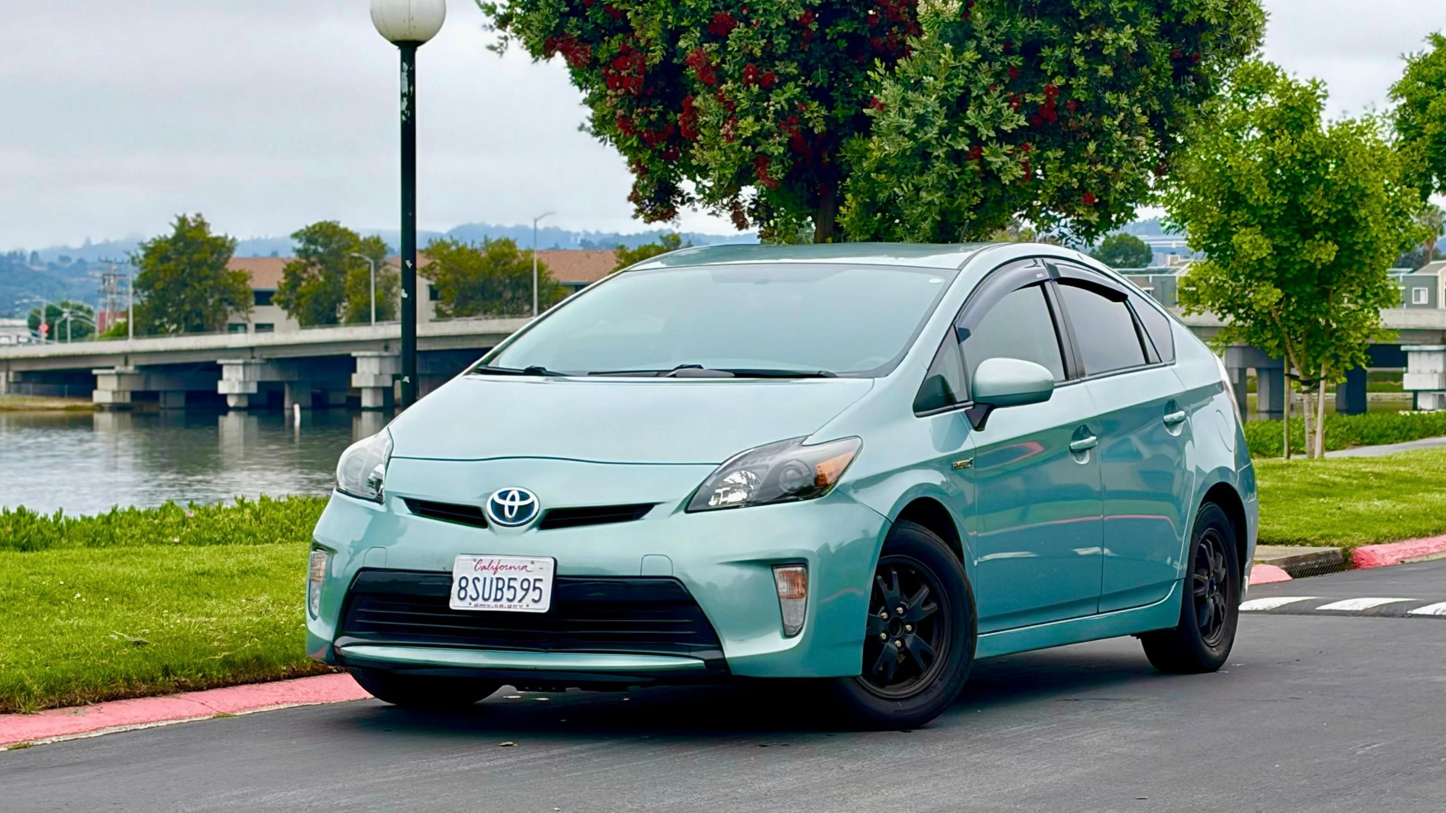 Toyota Prius Plug-In 2015 in San Mateo, CA