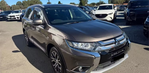 Mitsubishi OUTLANDER 2017