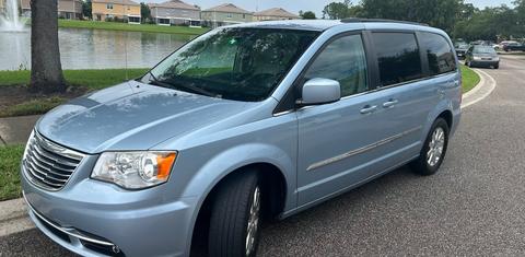Chrysler Town & Country 2013